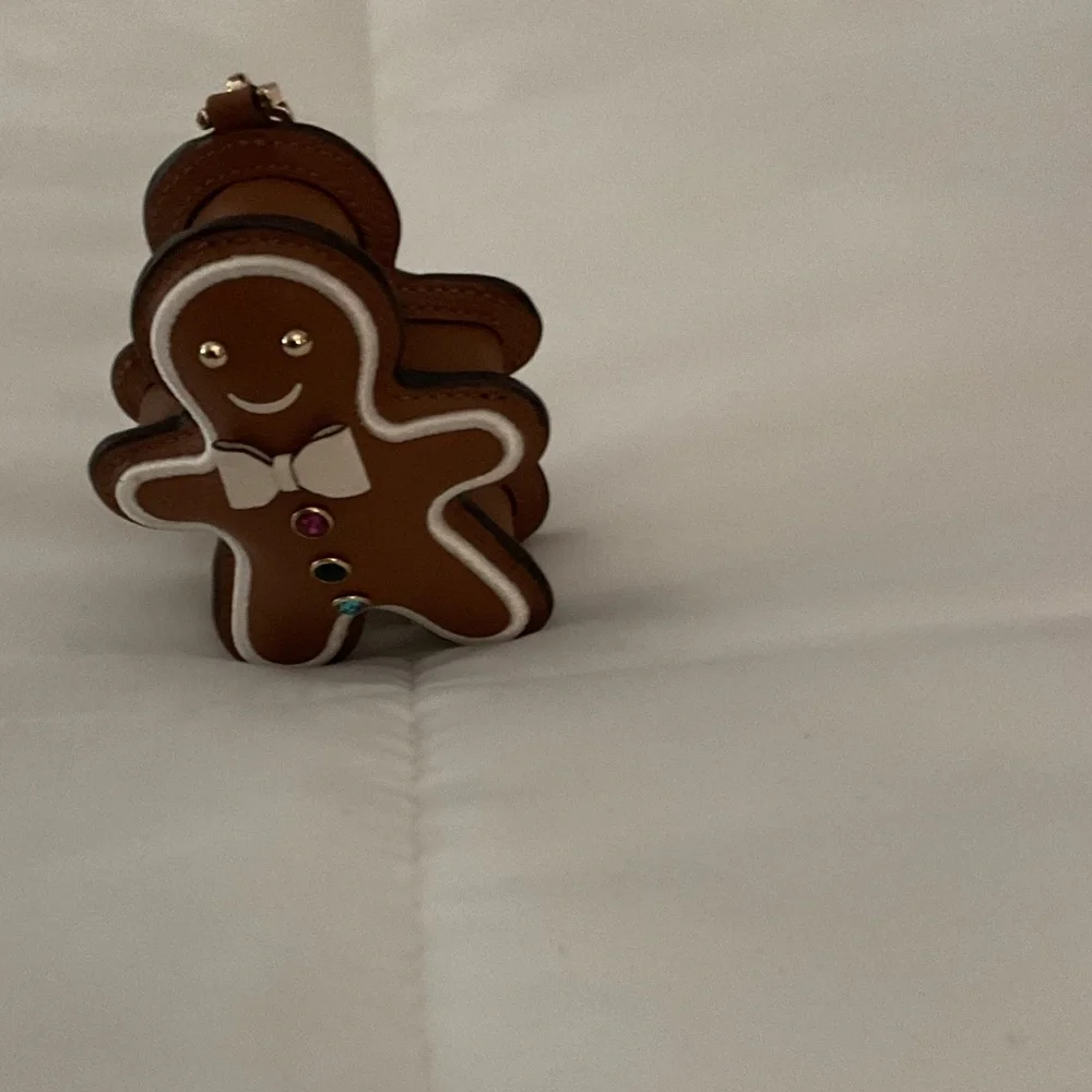 Kate Spade Brown Gingerbread Man Key Holder - Picture 3 of 3